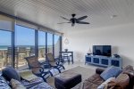 A great space for entertaining family and friends on you beach vacation